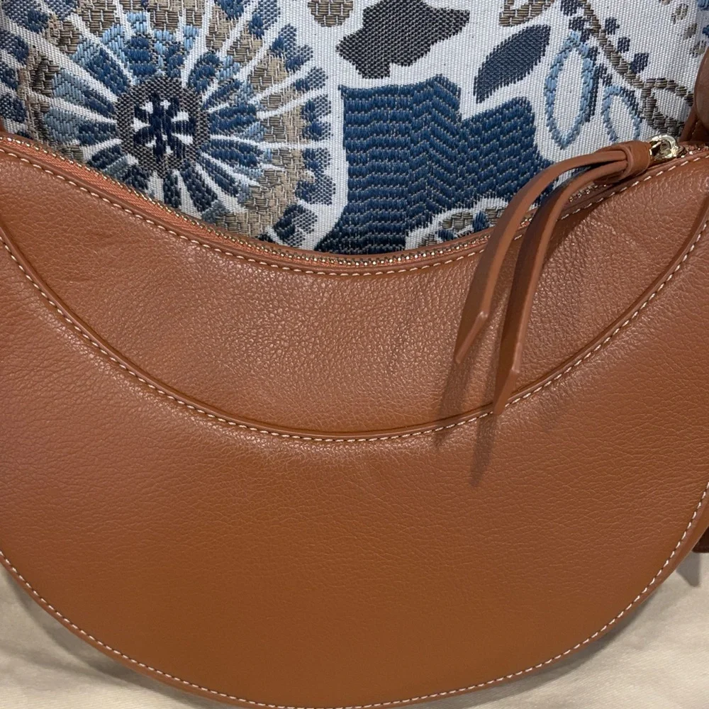 Tan hobo bag